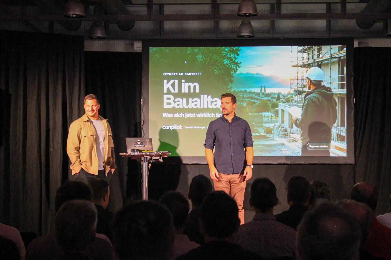 Dominik Waltburger und Andi Michel bei der Keynote am Bautreff
